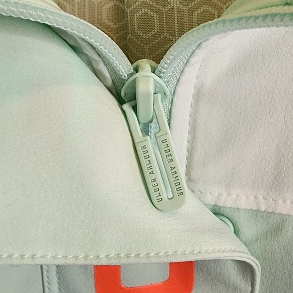 Under Armour Recover woven color block jacket, green and white, Large - Picture 8 of 11